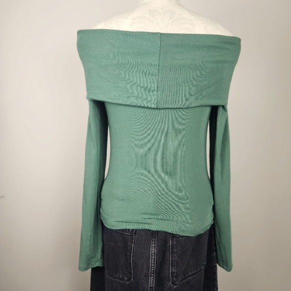 Aritzia Babaton Green Streamline Long Sleeve Top Size M Stretchy Soft Romantic - Picture 5 of 13